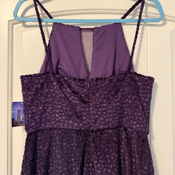 Nightway Women's Long Velvet‎ Mock Wrap Dress W/Sheer V Inset & Side Slit Size 8 - Picture 5 of 14